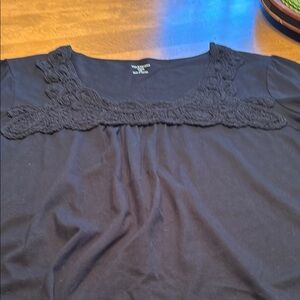 Croft & Barrow Black Ruffled 3/4 Sleeve shirt